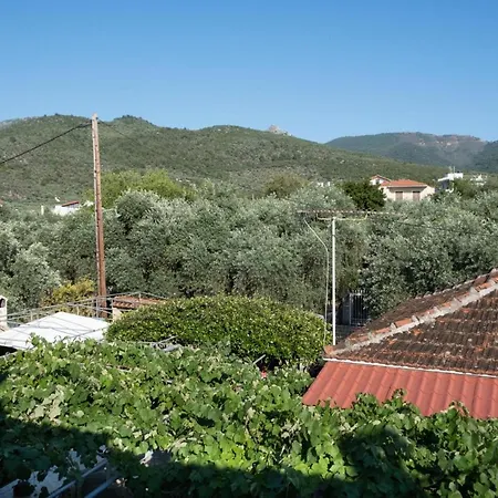 Hébergement de vacances Our Parent's House. Family House For Rent