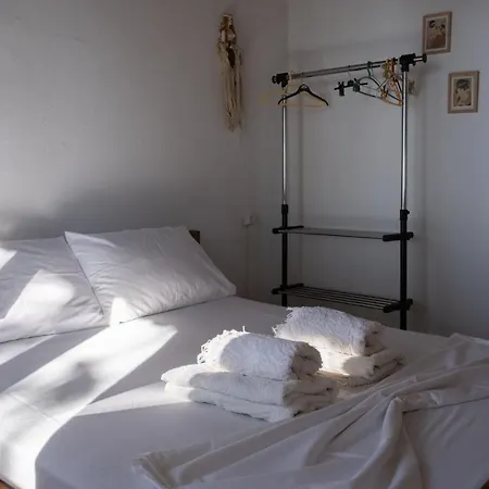 Our Parent's House. Family House For Rent Hébergement de vacances Skála Kallirákhis